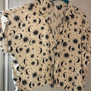 Hot Topic | Celestial Print Cropped Button Up Shirt